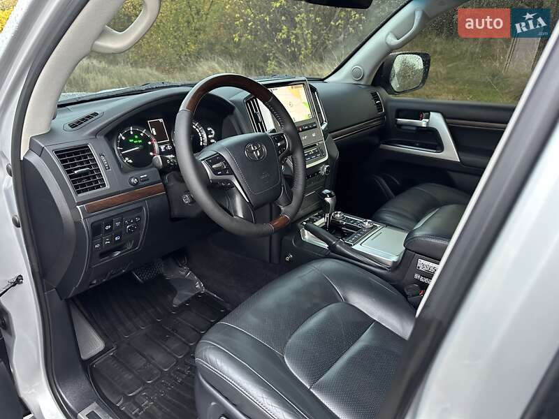 Внедорожник / Кроссовер Toyota Land Cruiser 2016 в Одессе фото 47 Внедорожник / Кроссовер Toyota Land Cruiser 2016 в Одессе