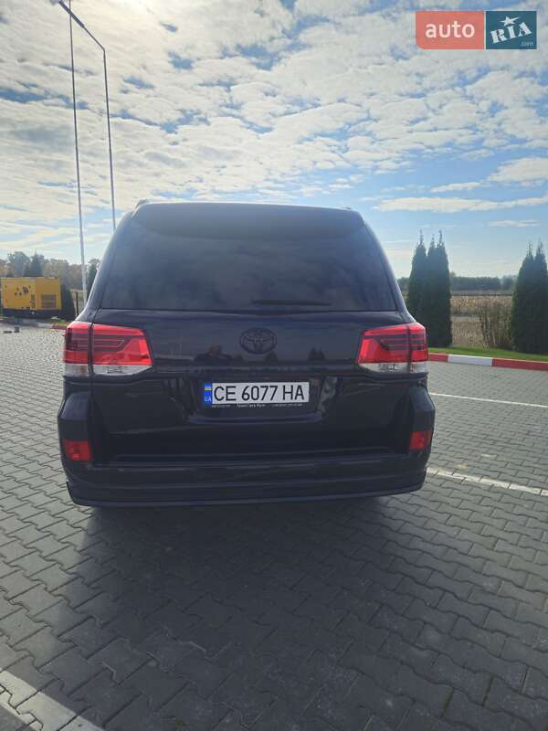Внедорожник / Кроссовер Toyota Land Cruiser 2012 в Черновцах