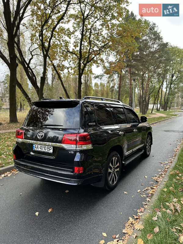 Внедорожник / Кроссовер Toyota Land Cruiser 2019 в Киеве