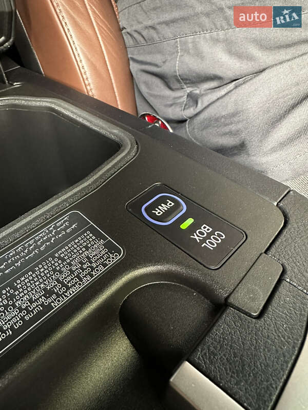 Внедорожник / Кроссовер Toyota Land Cruiser 2019 в Киеве