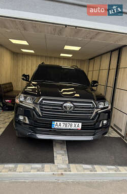 Внедорожник / Кроссовер Toyota Land Cruiser 2018 в 