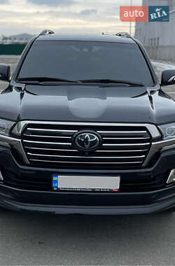Внедорожник / Кроссовер Toyota Land Cruiser 2018 в 