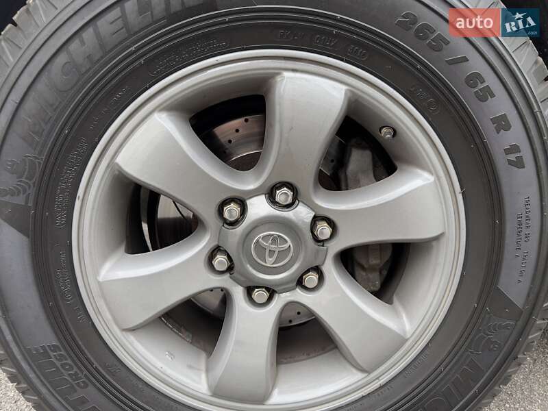 Внедорожник / Кроссовер Toyota Land Cruiser 2008 в Харькове