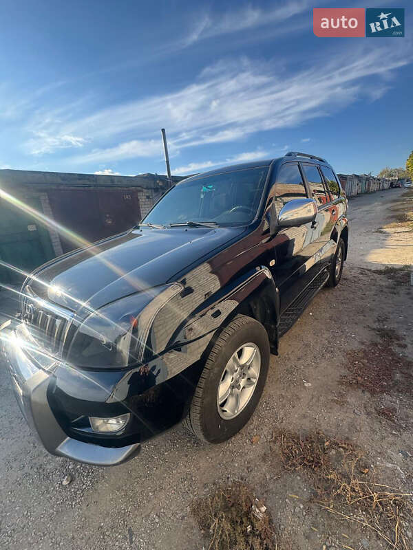 Позашляховик / Кросовер Toyota Land Cruiser 2005 в Павлограді