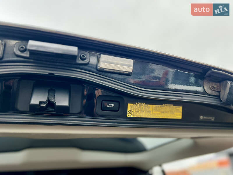 Внедорожник / Кроссовер Toyota Land Cruiser 2012 в Киеве