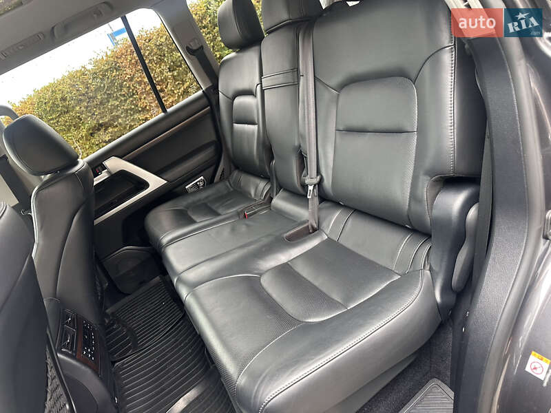 Внедорожник / Кроссовер Toyota Land Cruiser 2018 в Киеве фото 10 Внедорожник / Кроссовер Toyota Land Cruiser 2018 в Киеве