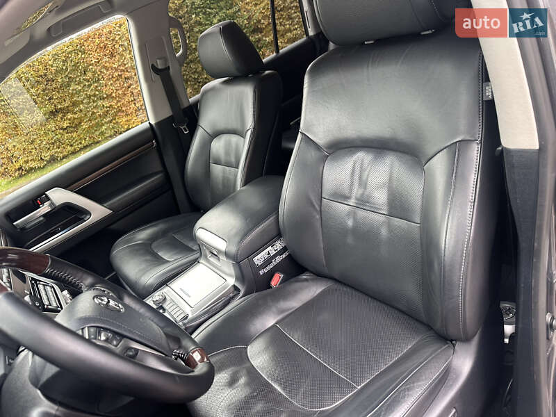 Внедорожник / Кроссовер Toyota Land Cruiser 2018 в Киеве фото 11 Внедорожник / Кроссовер Toyota Land Cruiser 2018 в Киеве