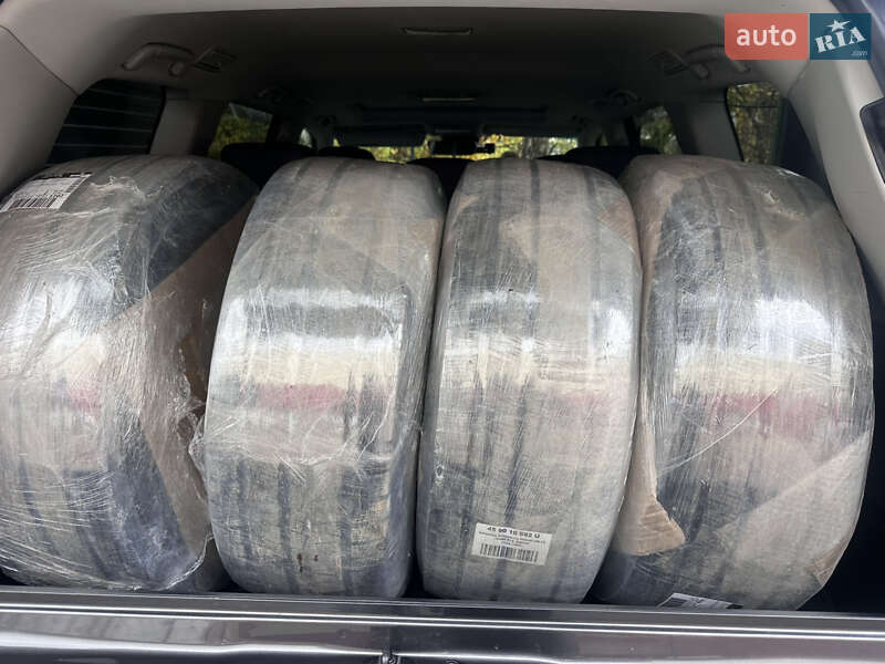 Внедорожник / Кроссовер Toyota Land Cruiser 2018 в Киеве фото 25 Внедорожник / Кроссовер Toyota Land Cruiser 2018 в Киеве