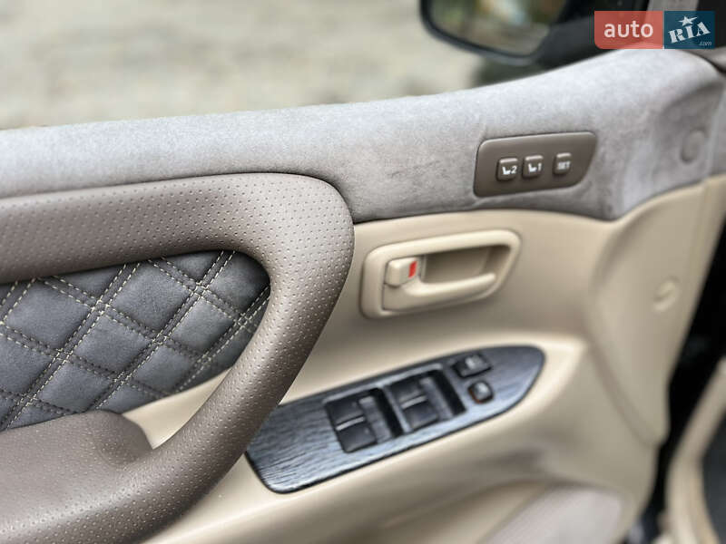 Внедорожник / Кроссовер Toyota Land Cruiser 2005 в Ровно фото 29 Внедорожник / Кроссовер Toyota Land Cruiser 2005 в Ровно