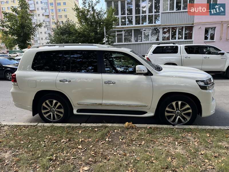 Внедорожник / Кроссовер Toyota Land Cruiser 2017 в Полтаве