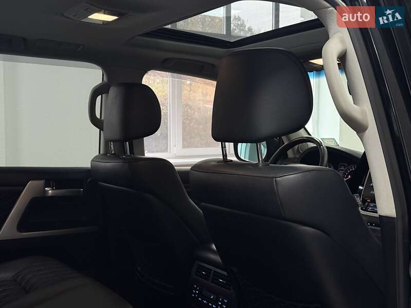 Внедорожник / Кроссовер Toyota Land Cruiser 2017 в Полтаве фото 12 Внедорожник / Кроссовер Toyota Land Cruiser 2017 в Полтаве