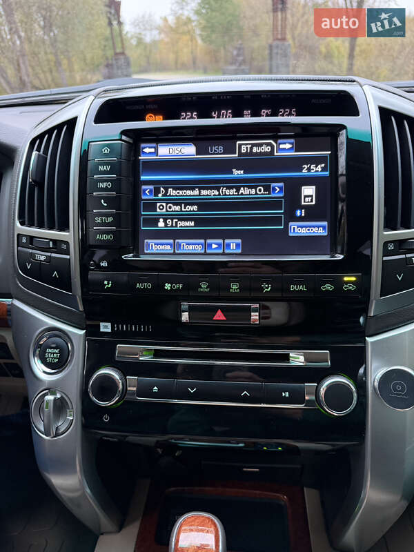 Внедорожник / Кроссовер Toyota Land Cruiser 2013 в Киеве