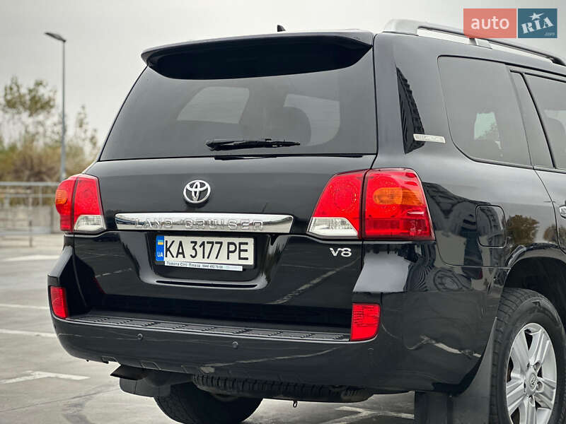 Внедорожник / Кроссовер Toyota Land Cruiser 2014 в Киеве