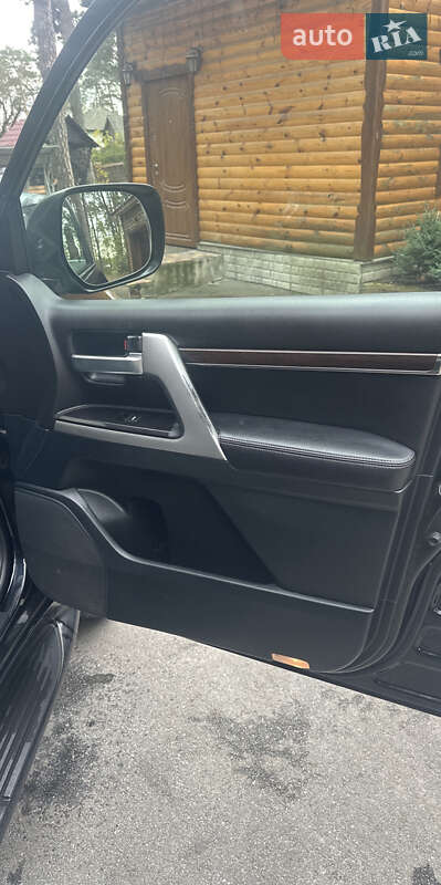 Внедорожник / Кроссовер Toyota Land Cruiser 2019 в Соснице