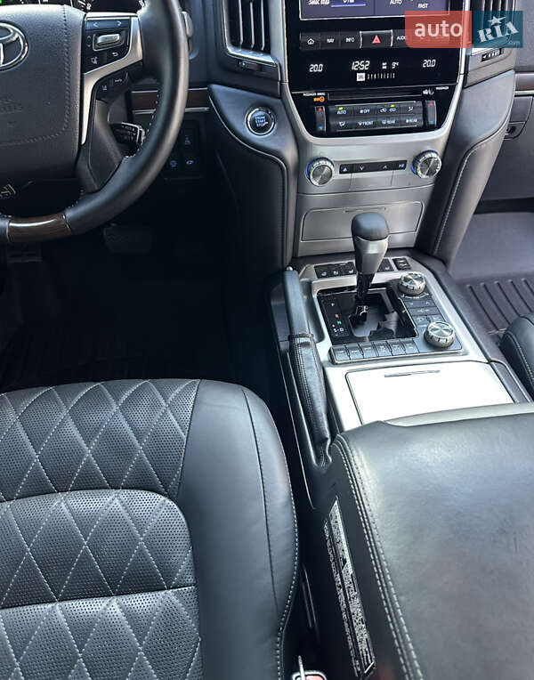 Внедорожник / Кроссовер Toyota Land Cruiser 2017 в Днепре фото 22 Внедорожник / Кроссовер Toyota Land Cruiser 2017 в Днепре