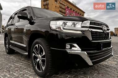 Внедорожник / Кроссовер Toyota Land Cruiser 2020 в 