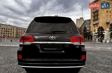 Внедорожник / Кроссовер Toyota Land Cruiser 2020 в 
