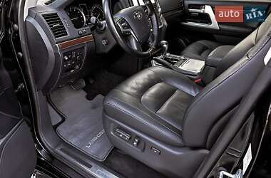 Внедорожник / Кроссовер Toyota Land Cruiser 2020 в 