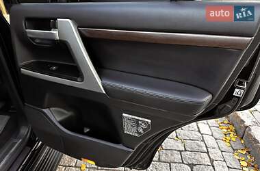 Внедорожник / Кроссовер Toyota Land Cruiser 2020 в 