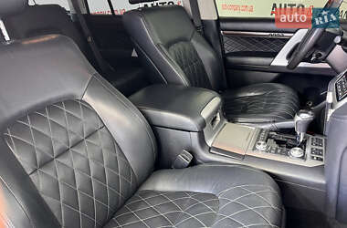 Внедорожник / Кроссовер Toyota Land Cruiser 2017 в 