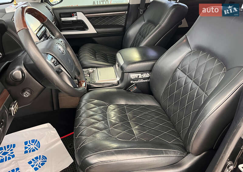 Внедорожник / Кроссовер Toyota Land Cruiser 2017 в Львове фото 7 Внедорожник / Кроссовер Toyota Land Cruiser 2017 в Львове