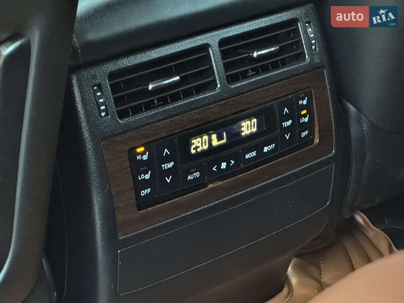 Внедорожник / Кроссовер Toyota Land Cruiser 2017 в Днепре