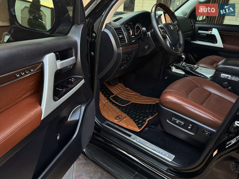 Внедорожник / Кроссовер Toyota Land Cruiser 2017 в Днепре