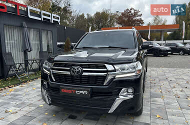 Позашляховик / Кросовер Toyota Land Cruiser 2016 в  фото 6 Позашляховик / Кросовер Toyota Land Cruiser 2016 в
