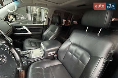 Позашляховик / Кросовер Toyota Land Cruiser 2016 в  фото 22 Позашляховик / Кросовер Toyota Land Cruiser 2016 в