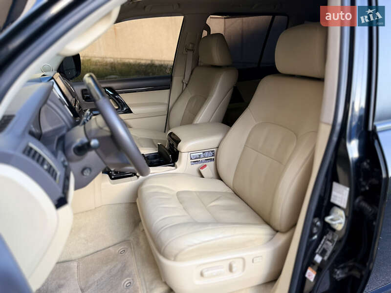 Внедорожник / Кроссовер Toyota Land Cruiser 2015 в Харькове фото 13 Внедорожник / Кроссовер Toyota Land Cruiser 2015 в Харькове