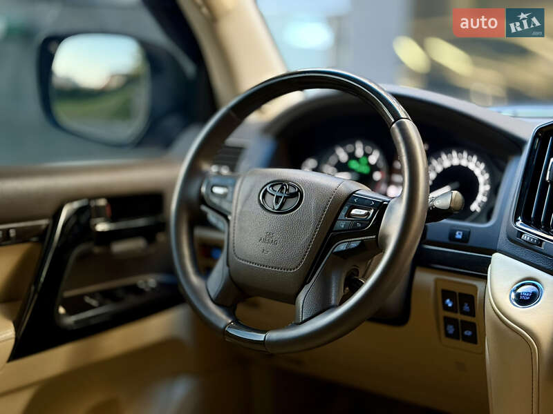Внедорожник / Кроссовер Toyota Land Cruiser 2015 в Харькове фото 23 Внедорожник / Кроссовер Toyota Land Cruiser 2015 в Харькове