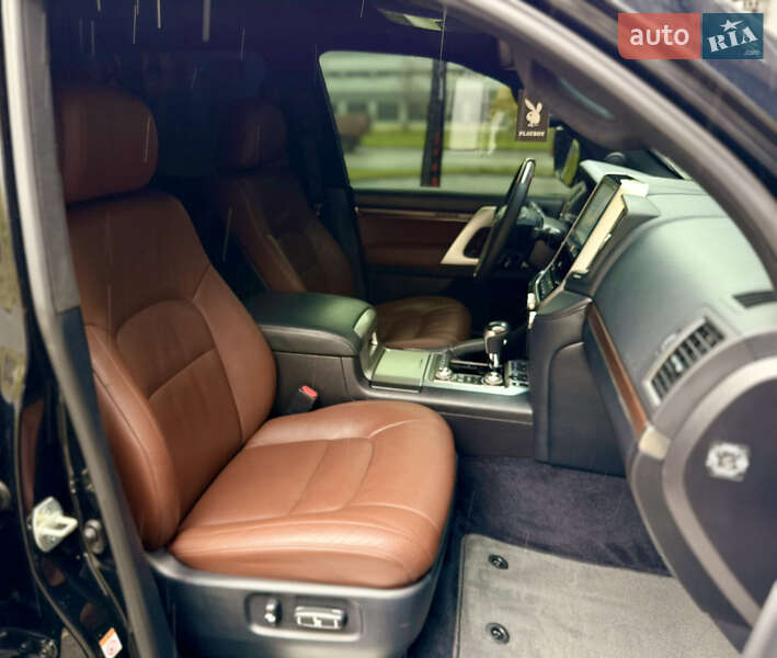 Внедорожник / Кроссовер Toyota Land Cruiser 2017 в Харькове фото 18 Внедорожник / Кроссовер Toyota Land Cruiser 2017 в Харькове