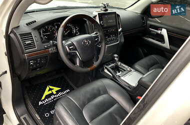 Внедорожник / Кроссовер Toyota Land Cruiser 2019 в 