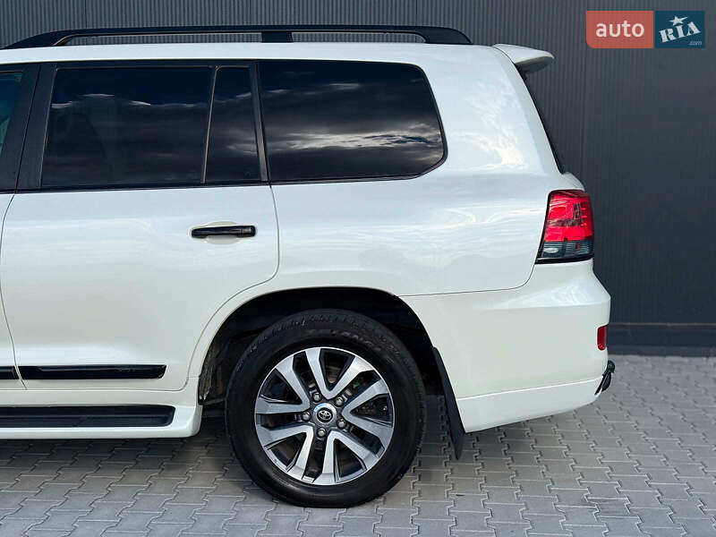 Внедорожник / Кроссовер Toyota Land Cruiser 2016 в Львове