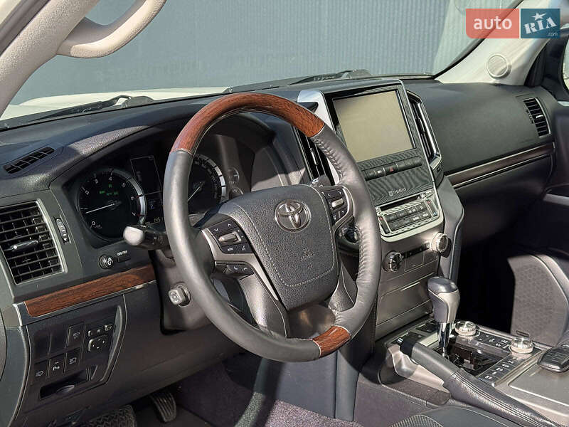 Внедорожник / Кроссовер Toyota Land Cruiser 2016 в Львове