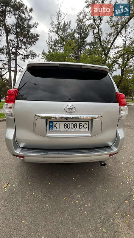 Внедорожник / Кроссовер Toyota Land Cruiser 2010 в Николаеве