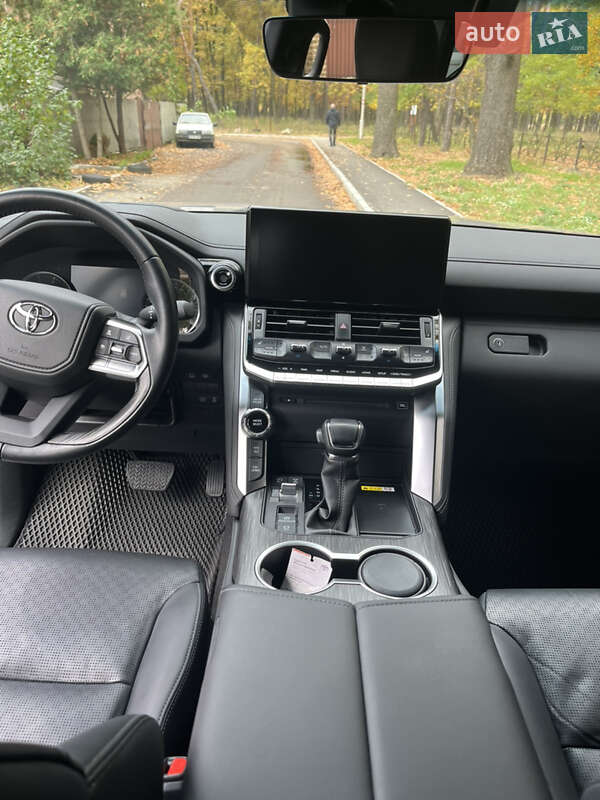Внедорожник / Кроссовер Toyota Land Cruiser 2021 в Киеве фото 6 Внедорожник / Кроссовер Toyota Land Cruiser 2021 в Киеве