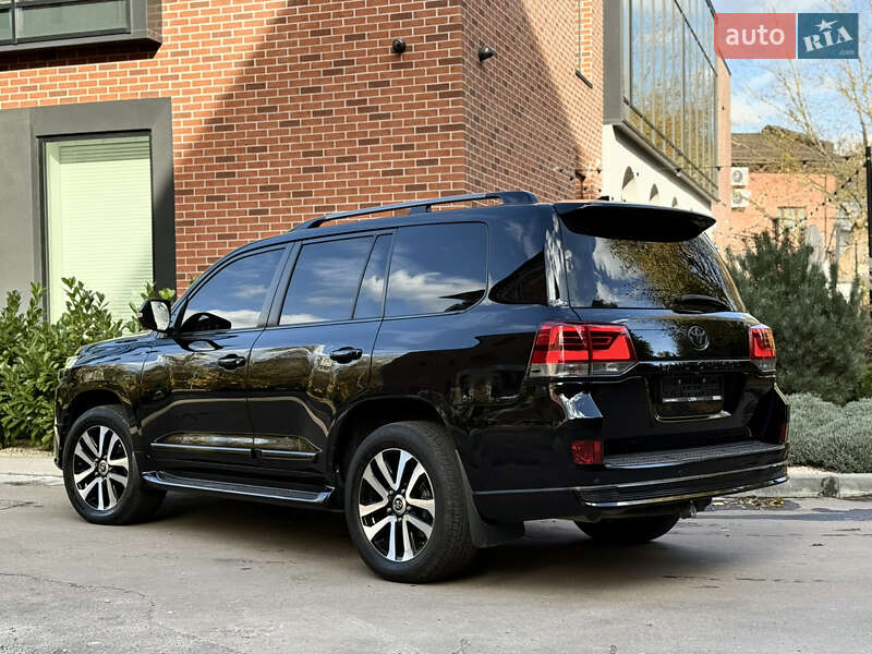 Внедорожник / Кроссовер Toyota Land Cruiser 2016 в Львове фото 16 Внедорожник / Кроссовер Toyota Land Cruiser 2016 в Львове