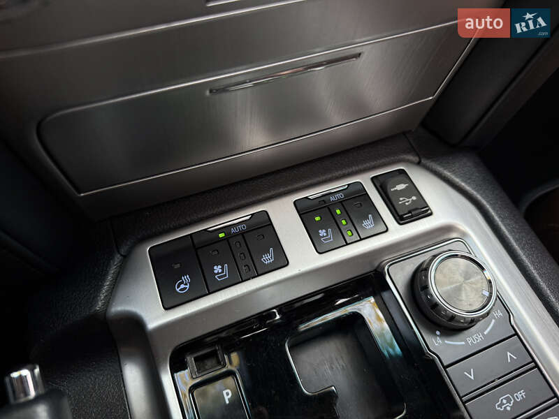 Внедорожник / Кроссовер Toyota Land Cruiser 2016 в Львове фото 40 Внедорожник / Кроссовер Toyota Land Cruiser 2016 в Львове