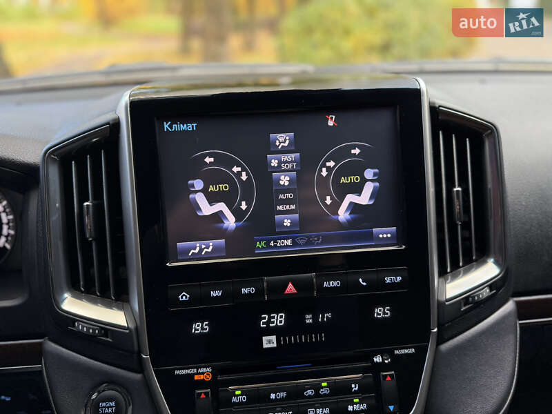 Внедорожник / Кроссовер Toyota Land Cruiser 2016 в Львове фото 48 Внедорожник / Кроссовер Toyota Land Cruiser 2016 в Львове