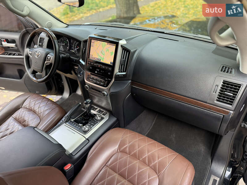 Внедорожник / Кроссовер Toyota Land Cruiser 2016 в Львове фото 64 Внедорожник / Кроссовер Toyota Land Cruiser 2016 в Львове