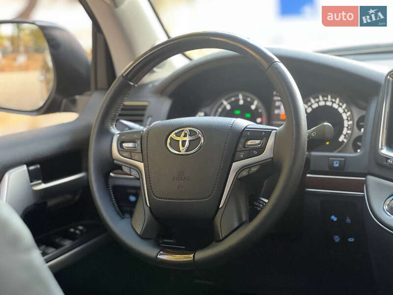 Позашляховик / Кросовер Toyota Land Cruiser 2016 в Дніпрі фото 31 Позашляховик / Кросовер Toyota Land Cruiser 2016 в Дніпрі