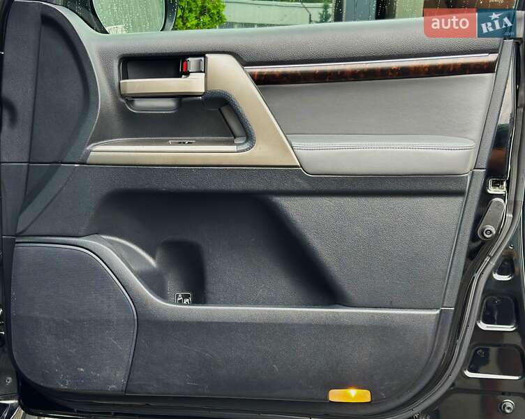 Внедорожник / Кроссовер Toyota Land Cruiser 2008 в Киеве фото 24 Внедорожник / Кроссовер Toyota Land Cruiser 2008 в Киеве