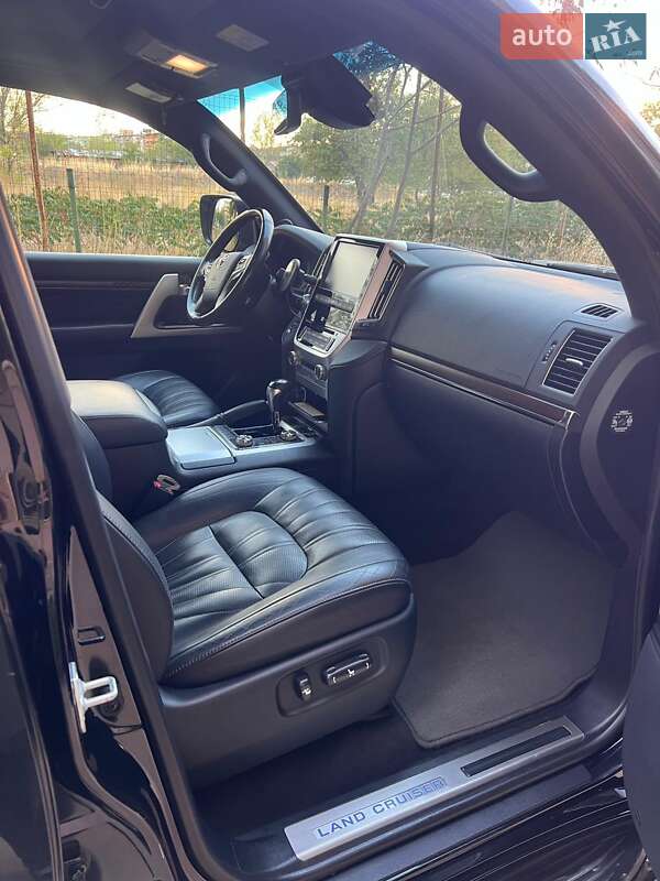Внедорожник / Кроссовер Toyota Land Cruiser 2020 в Днепре
