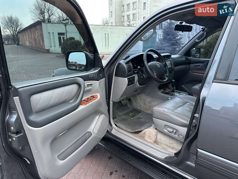 Позашляховик / Кросовер Toyota Land Cruiser 2004 в Дніпрі