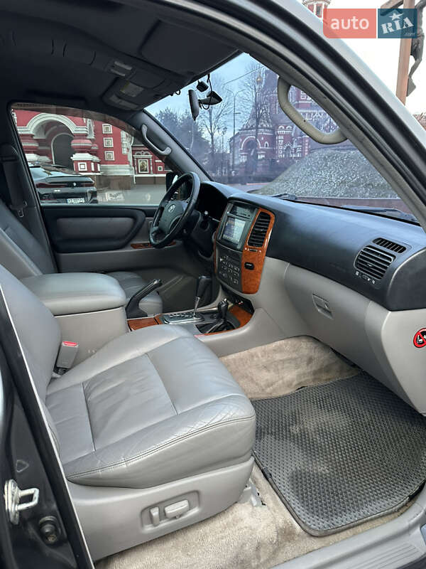 Позашляховик / Кросовер Toyota Land Cruiser 2004 в Дніпрі