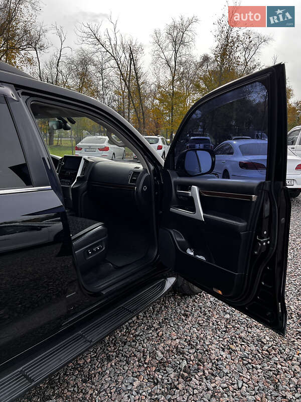 Позашляховик / Кросовер Toyota Land Cruiser 2015 в Черкасах фото 14 Позашляховик / Кросовер Toyota Land Cruiser 2015 в Черкасах