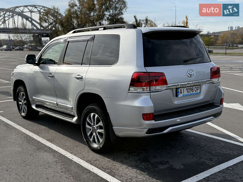 Внедорожник / Кроссовер Toyota Land Cruiser 2017 в Киеве фото 24 Внедорожник / Кроссовер Toyota Land Cruiser 2017 в Киеве