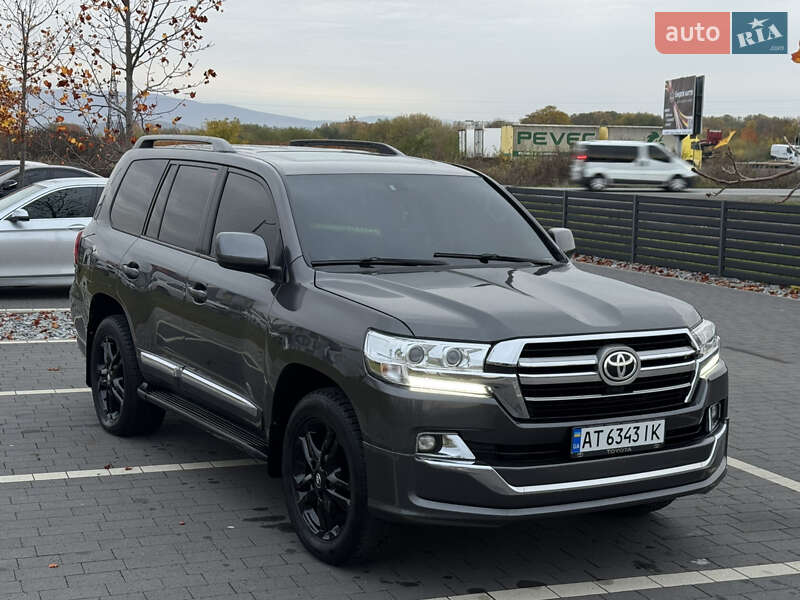 Внедорожник / Кроссовер Toyota Land Cruiser 2010 в Мукачево