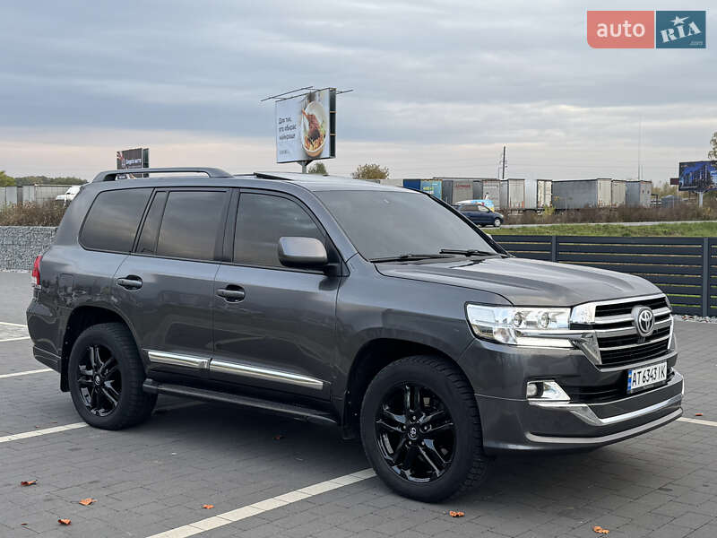 Внедорожник / Кроссовер Toyota Land Cruiser 2010 в Мукачево